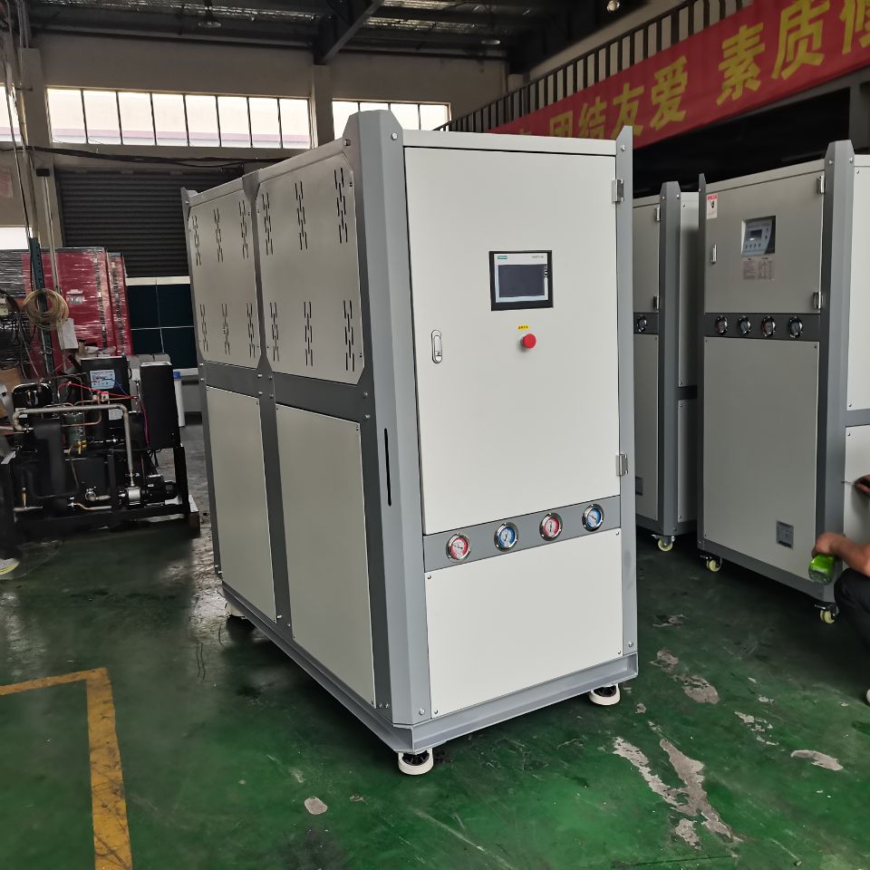 低溫水冷箱式冷水機